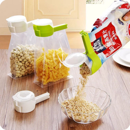 1pcs Plastic Cap Sealer Clip with Pour Spouts Snack Candy Storage Food Storage Bag Sealing Clips  Fresh Clamp Kitchen Organizer